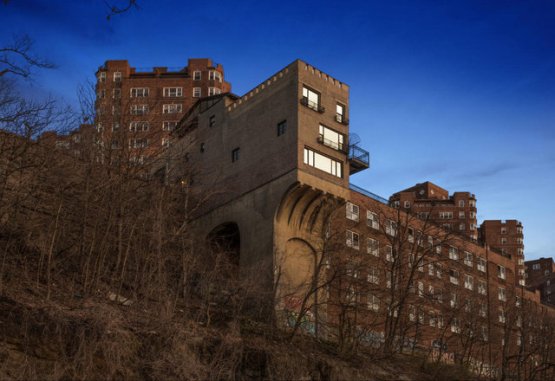 pumpkinhouse-jpeg-mobile